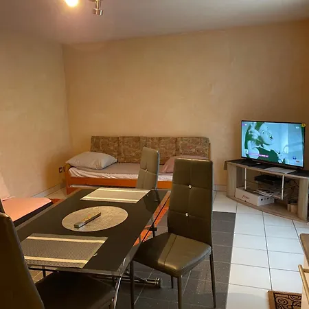 Au Pied De La Vallee Appartement
